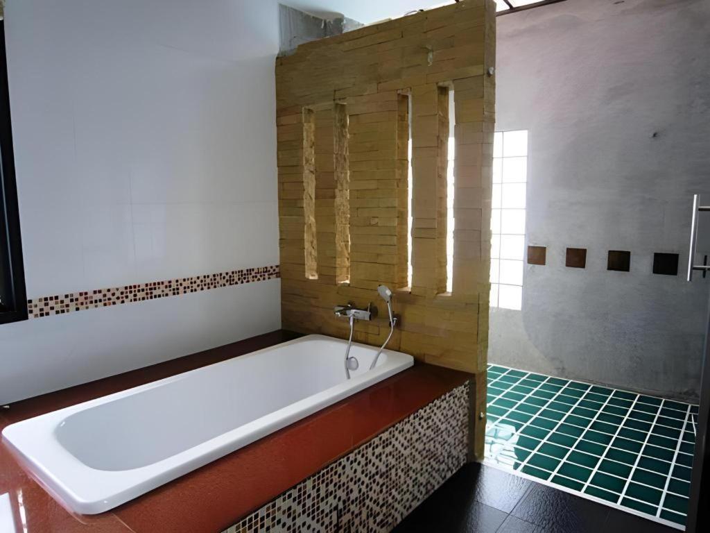 Nattha Waree Hot Spring Resort And Spa Ban Nua Khlong Buitenkant foto
