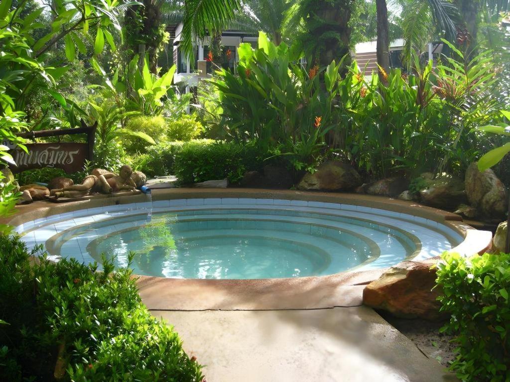 Nattha Waree Hot Spring Resort And Spa Ban Nua Khlong Buitenkant foto